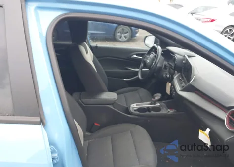 2024 Chevrolet Trax Fwd 1Rs z USA, uszkodzony, nr VIN KL77LGE28RC068788